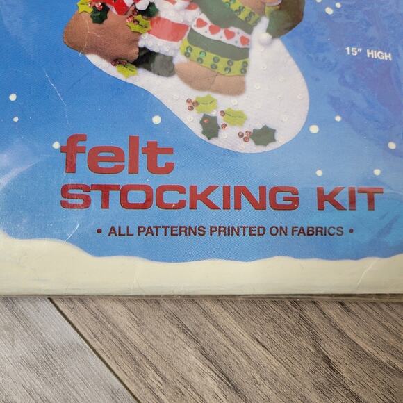 1987 Vintage Christmas Felt Stocking Kit by Titan Needlecraft - Picture 2 of 7